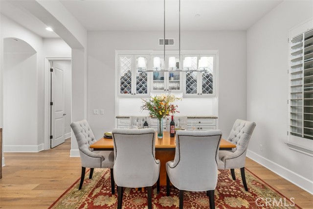 4762 Oceanridge Drive, Huntington Beach CA: https://media.crmls.org/medias/faa2bc74-3c7b-44cc-917e-f1cabbc2041b.jpg