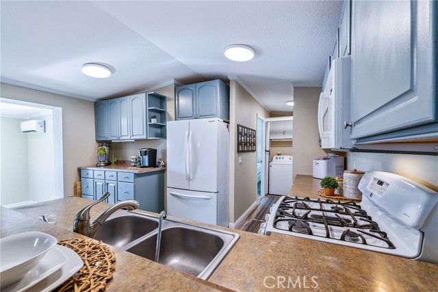 Detail Gallery Image 21 of 70 For 669 Channel Way, Needles,  CA 92363 - 3 Beds | 3 Baths