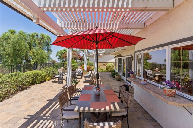 27201 Via Aurora, Mission Viejo CA: https://media.crmls.org/medias/faa2e419-4fd6-4555-adf3-903ce8aa6031.jpg