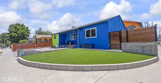 5606 White Oaks Avenue, Encino CA: https://media.crmls.org/medias/faa3cc21-a8e4-446d-93ac-b68047c80f9a.jpg