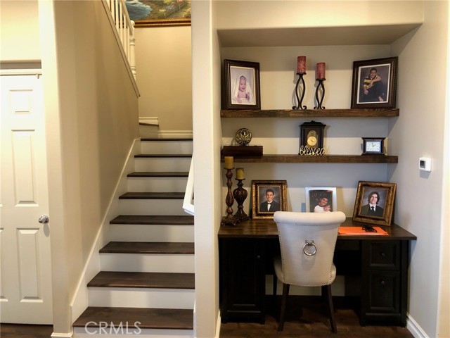 Detail Gallery Image 5 of 29 For 25530 Hemingway, Stevenson Ranch,  CA 91381 - 3 Beds | 3 Baths