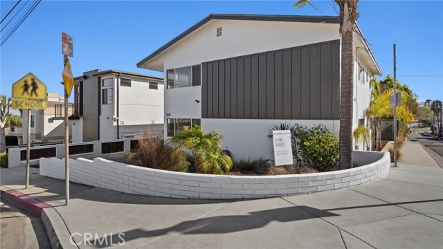 1400 15th Street, Manhattan Beach, California 90266, ,Residential Income,For Sale,15th,PW25034625