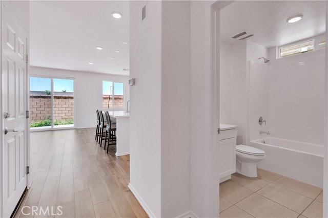 Detail Gallery Image 9 of 48 For 14707 Gulfstream Ln, Moreno Valley,  CA 92553 - 5 Beds | 2/1 Baths