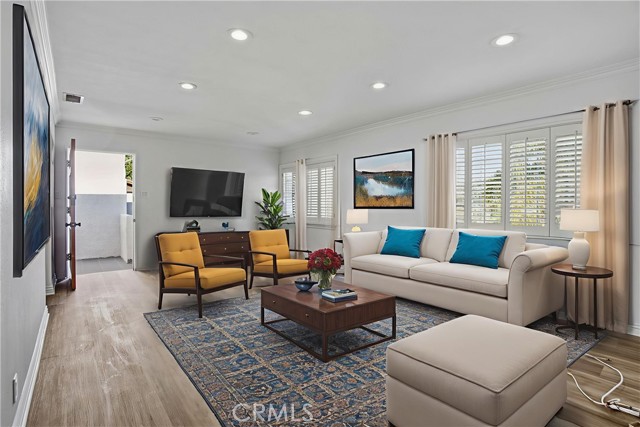 Detail Gallery Image 2 of 39 For 2260 Cazador Dr, Los Angeles,  CA 90065 - 2 Beds | 1 Baths