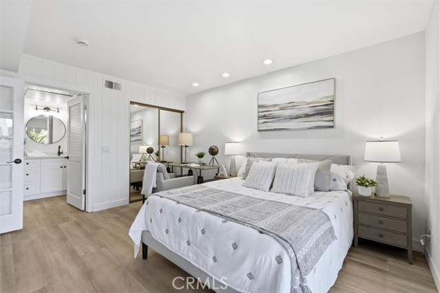 Front Image Thumbnail for CRPW26137763