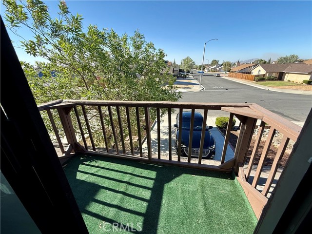 13735 Gemini Street, Victorville CA: https://media.crmls.org/medias/faa77ab7-de8a-438d-a71a-65899d25bbee.jpg