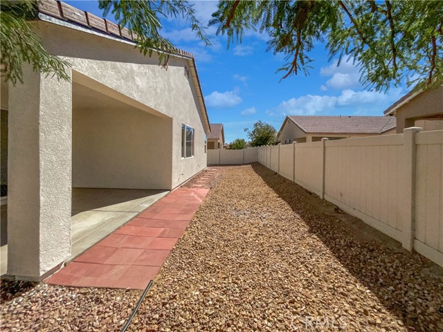 Detail Gallery Image 9 of 21 For 11737 Poppy Rd, Adelanto,  CA 92301 - 4 Beds | 2 Baths