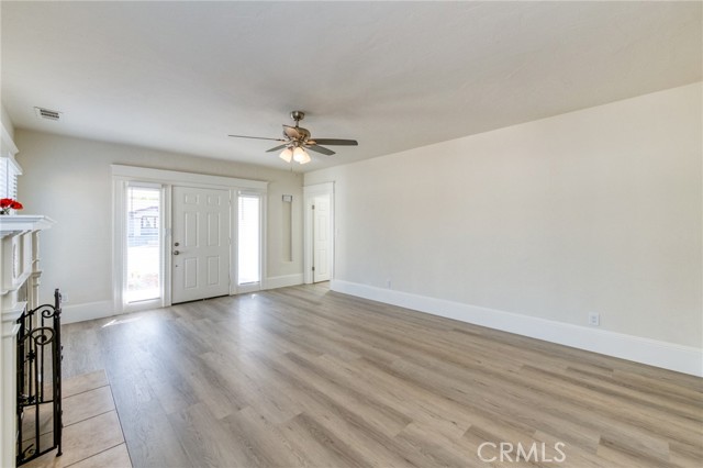 Detail Gallery Image 9 of 41 For 701 E Clinton, Fresno,  CA 93704 - 3 Beds | 1 Baths