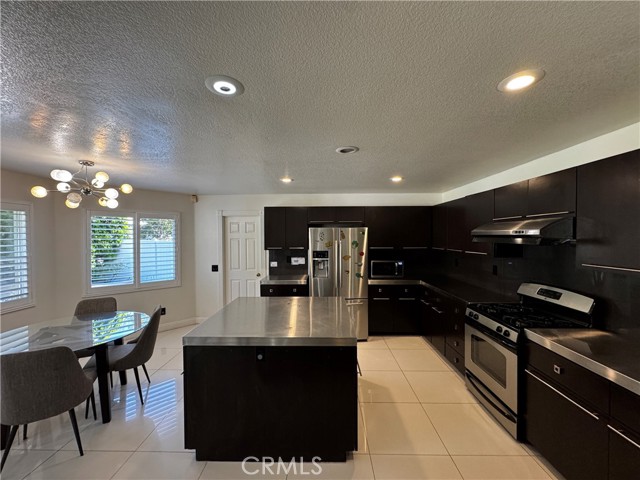 Detail Gallery Image 26 of 75 For 10 Ivy Lane, Irvine,  CA 92602 - 4 Beds | 2/1 Baths
