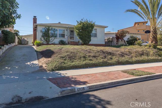 1203 Gertruda Avenue, Redondo Beach, California 90277, 3 Bedrooms Bedrooms, ,1 BathroomBathrooms,Residential,Sold,Gertruda,SB16033501