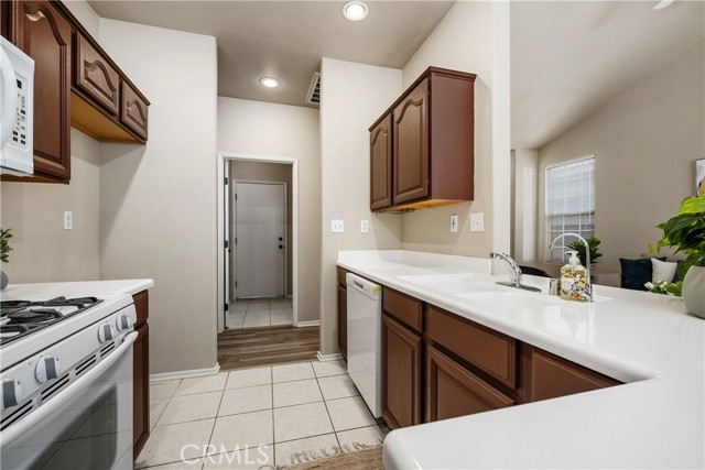 Detail Gallery Image 9 of 20 For 728 Camino De Oro, San Jacinto,  CA 92583 - 2 Beds | 2 Baths