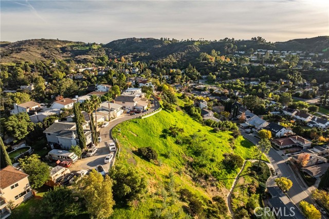 Detail Gallery Image 13 of 19 For 34 Torreon Dr, Woodland Hills,  CA 91364 - – Beds | – Baths