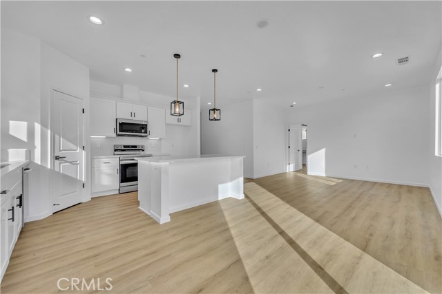 Detail Gallery Image 31 of 39 For 9224 Holly Ave, California City,  CA 93505 - 4 Beds | 3 Baths