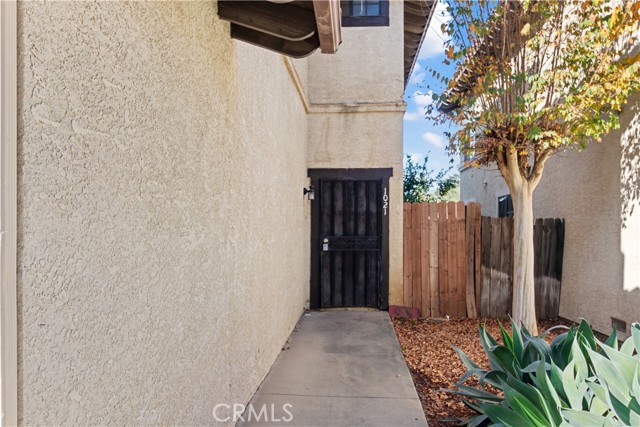 Detail Gallery Image 3 of 25 For 1021 S Reservoir, Pomona,  CA 91766 - 3 Beds | 2/1 Baths