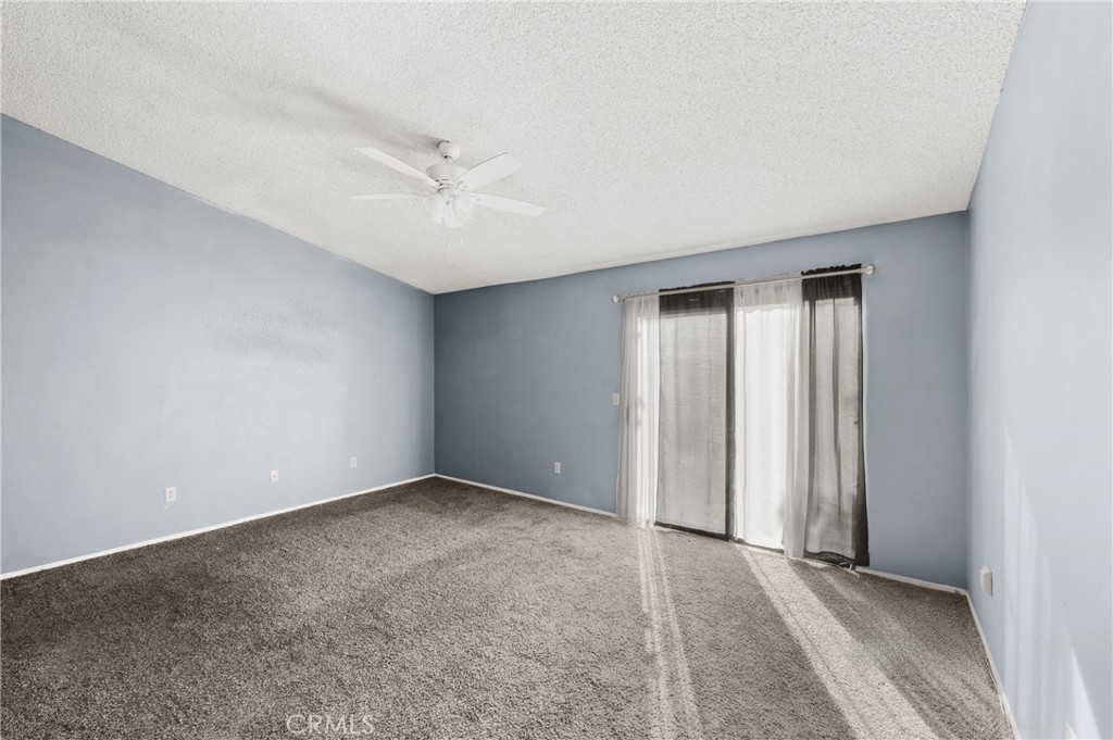 https://media.crmls.org/medias/faab3e74-f6f7-4136-a966-a88e099d6c7b.jpg?preset=X-Large