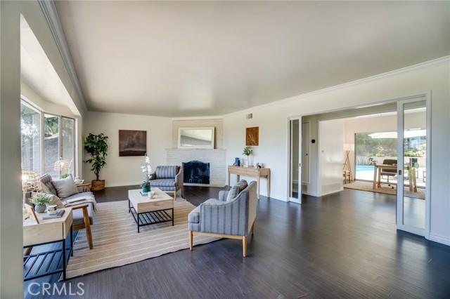 Detail Gallery Image 5 of 36 For 1784 Skyview Dr, Altadena,  CA 91001 - 3 Beds | 2 Baths