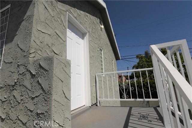 1800 S Ridgeley Drive, Los Angeles CA: https://media.crmls.org/medias/faac1650-93db-4511-af26-bb1044f6ddad.jpg