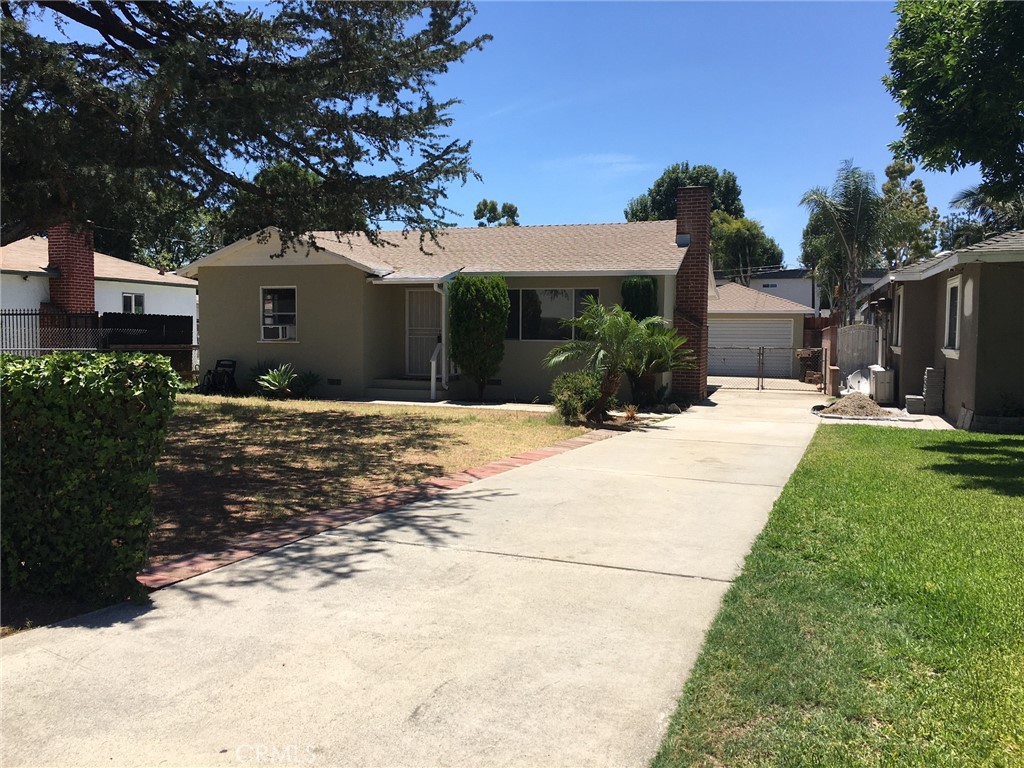 902 W Service Avenue