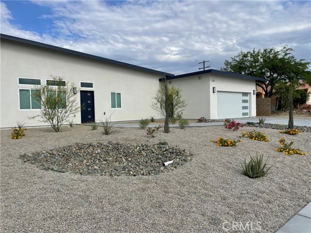 Detail Gallery Image 3 of 20 For 13945 Ramona Dr, Desert Hot Springs,  CA 92240 - 3 Beds | 2 Baths