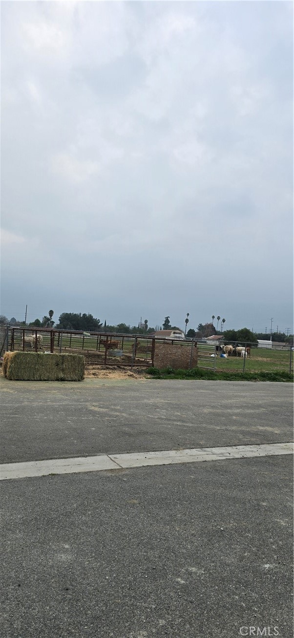 Detail Gallery Image 2 of 4 For 26312 Hemet, Hemet,  CA 92544 - – Beds | – Baths