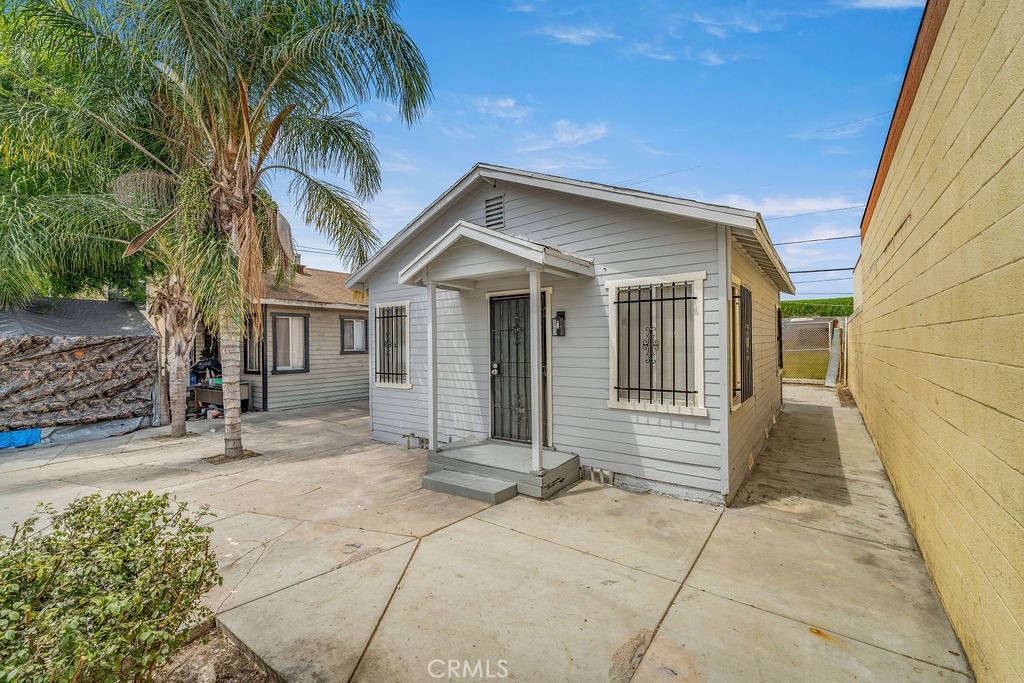 MLS #OC25105003 img 4