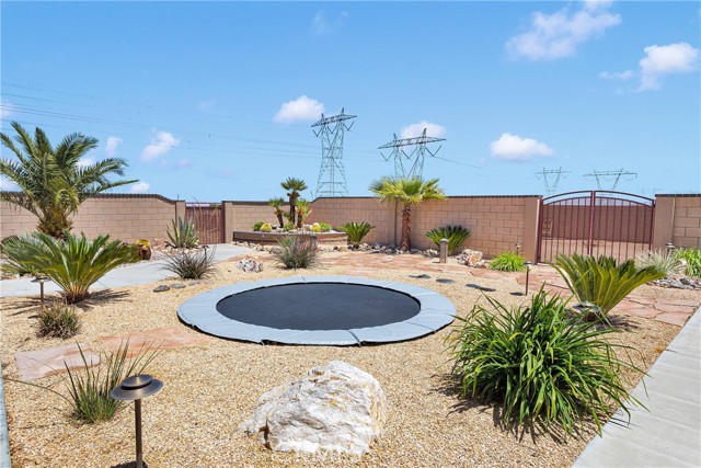 Detail Gallery Image 52 of 69 For 11844 Jenny St, Oak Hills,  CA 92344 - 4 Beds | 2/1 Baths