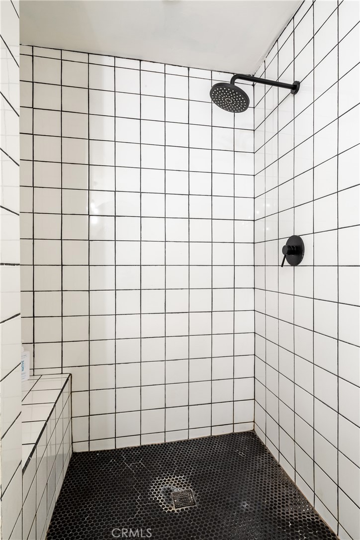 https://media.crmls.org/medias/fab015ae-f24f-4cfe-a4d2-e325d56f74e7.jpg?preset=X-Large