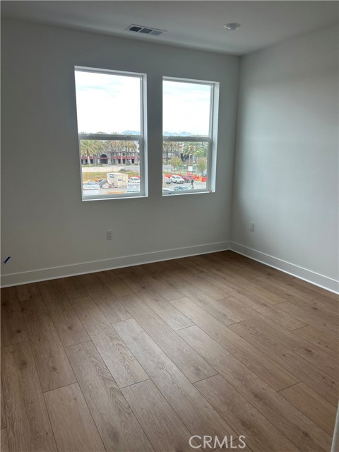 Detail Gallery Image 12 of 24 For 1700 E Park #8, Anaheim,  CA 92805 - 3 Beds | 2/1 Baths