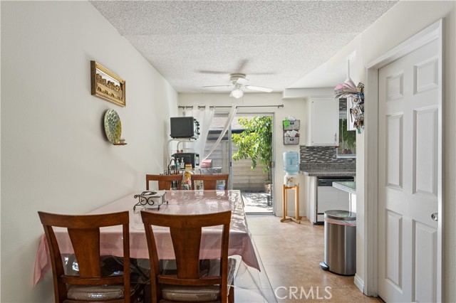 14802 Newport Avenue, Tustin CA: https://media.crmls.org/medias/fab16be7-add1-46fb-b7b4-8fe23971101b.jpg