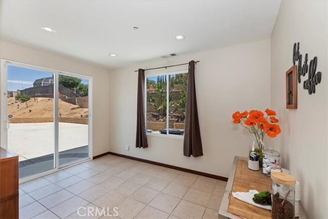 239 Cross Rail Lane, Norco CA: https://media.crmls.org/medias/fab1e97f-0875-4e43-a60b-b982e88f4de7.jpg