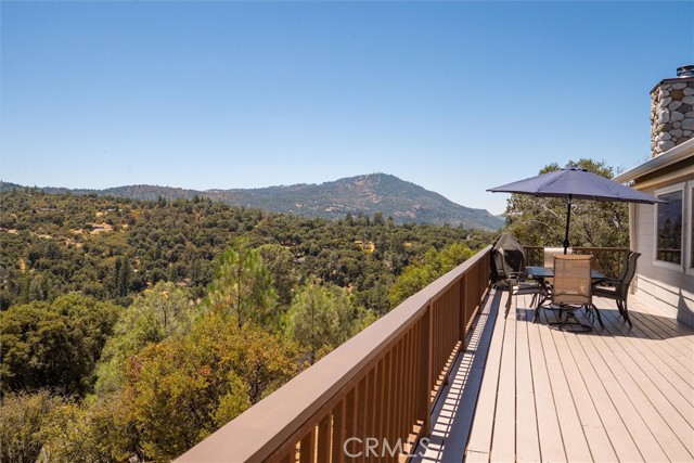 Detail Gallery Image 1 of 49 For 39397 Moonray Ln, Oakhurst,  CA 93644 - 3 Beds | 2/1 Baths