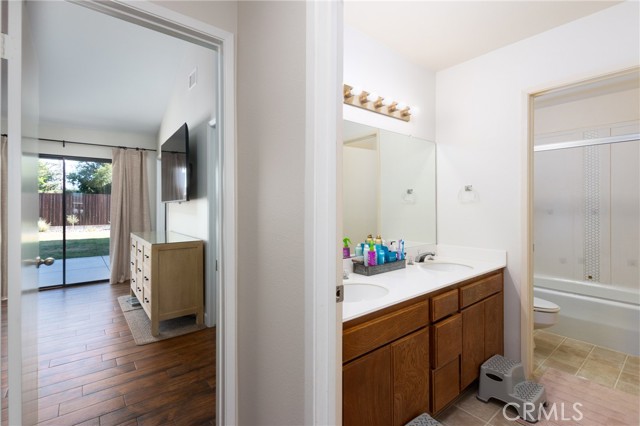 1216 Shady Glen Court, Santa Maria CA: https://media.crmls.org/medias/fab1f686-e9f4-4109-a6dd-a362af2d3fa3.jpg