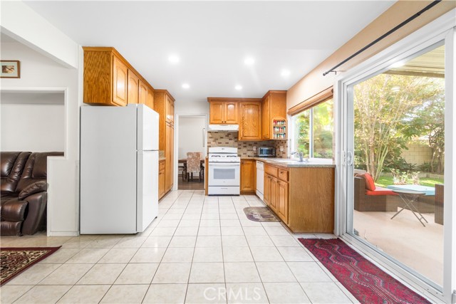 Detail Gallery Image 13 of 37 For 1517 237th, Harbor City,  CA 90710 - 4 Beds | 3 Baths