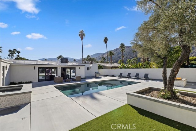 Detail Gallery Image 9 of 36 For 218 E Ocotillo, Palm Springs,  CA 92264 - 4 Beds | 3 Baths