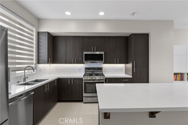 Detail Gallery Image 18 of 41 For 2753 Waverly Dr #705,  Los Angeles,  CA 90039 - 2 Beds | 3 Baths