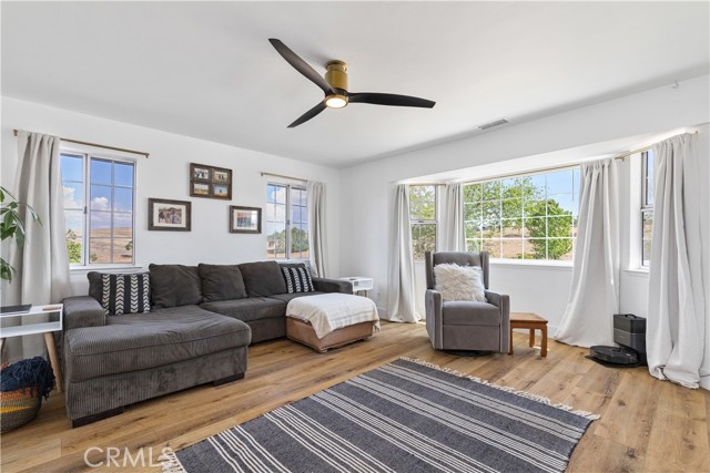 3150 Bluegrass Place, Creston CA: https://media.crmls.org/medias/fab3ff6a-6fb6-46eb-97b8-abbe8c3ea151.jpg