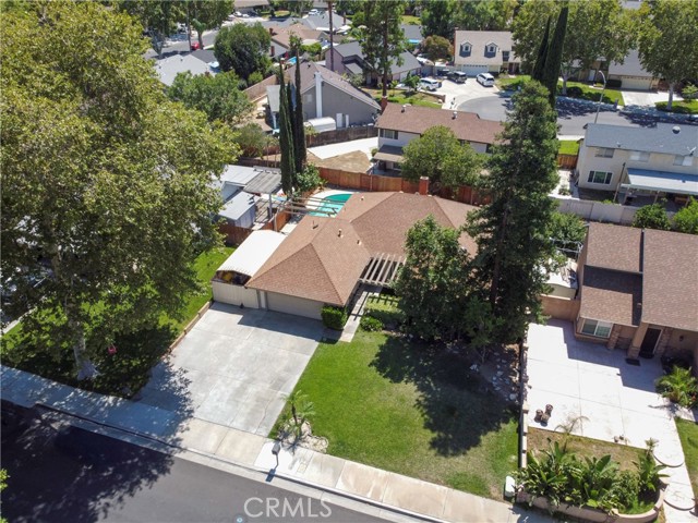 3886 New Haven Drive, Riverside CA: https://media.crmls.org/medias/fab44c29-f0ce-443b-b954-b74c8eee270e.jpg
