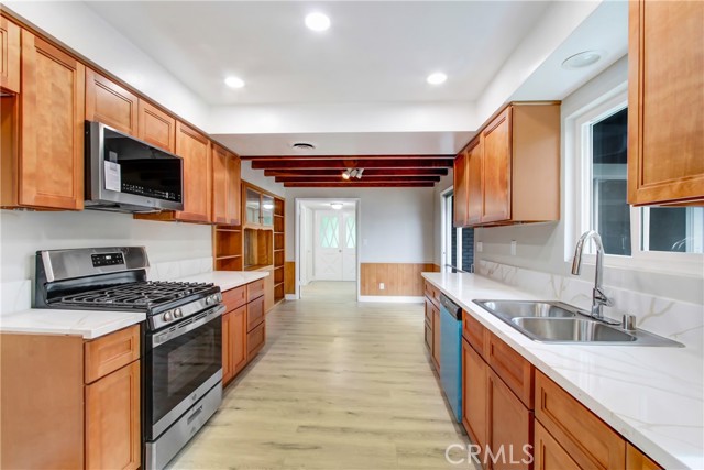 Detail Gallery Image 12 of 27 For 26110 Hemet St, Hemet,  CA 92544 - 3 Beds | 2 Baths