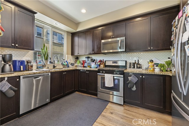 384 Ruby Red Lane, Upland CA: https://media.crmls.org/medias/fab526bf-f57d-4b67-abce-ebb639083efa.jpg