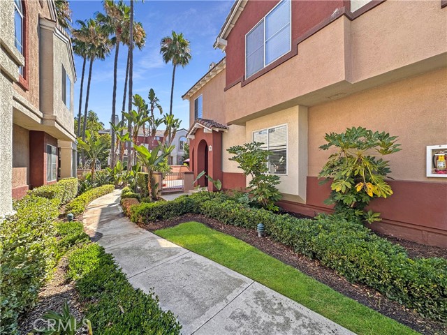 76 Anacapa Court, Lake Forest CA: https://media.crmls.org/medias/fab7c6d1-fb84-4b12-83b9-1dc97f894a85.jpg