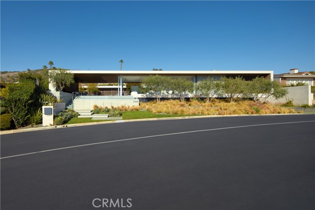 2460 Monaco Drive, Laguna Beach CA: https://media.crmls.org/medias/fab7d136-b205-4b4f-bb51-221e29097a20.jpg