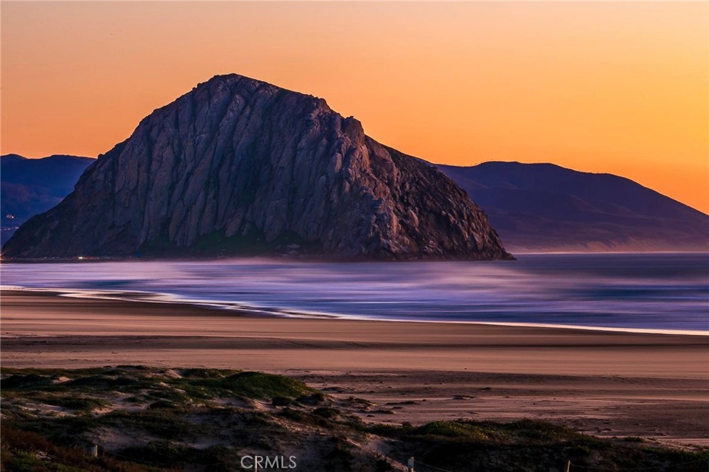 https://media.crmls.org/medias/fab7e30b-2e73-4fd4-9485-39378aeb2e0c.jpg?preset=X-Large