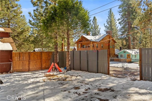 Detail Gallery Image 32 of 33 For 39309 Peak Ln, Big Bear Lake,  CA 92315 - 4 Beds | 3 Baths