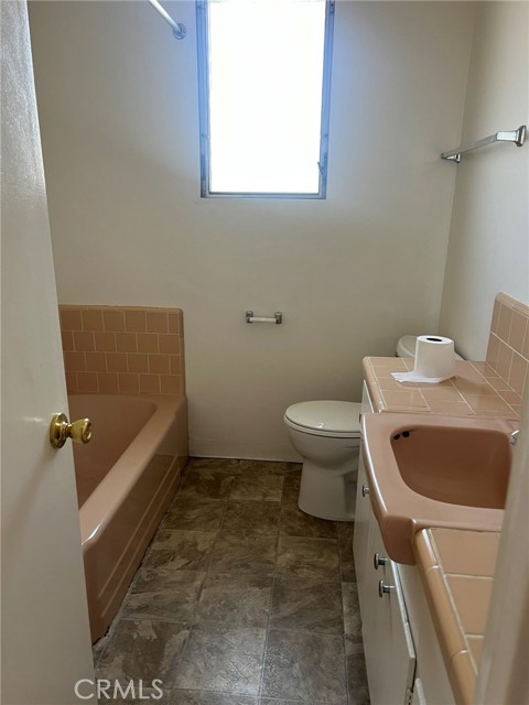 640 Elm Avenue, Long Beach CA: https://media.crmls.org/medias/fab85ea6-033e-4faf-a105-911a6e1b1f5e.jpg