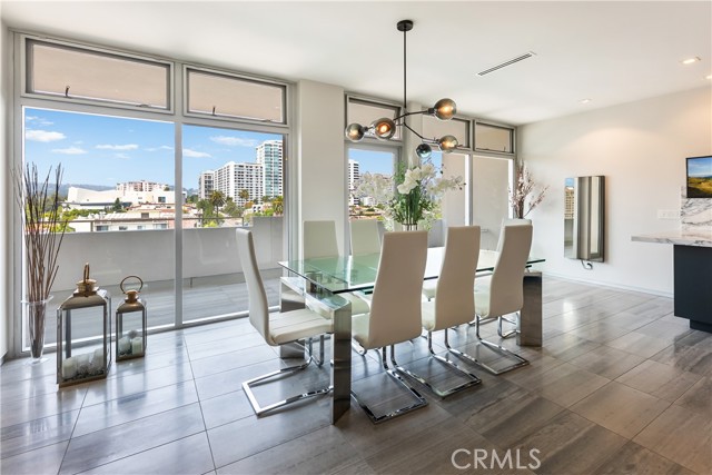 1333 S Beverly Glen Boulevard, Los Angeles CA: https://media.crmls.org/medias/fab8a441-e5a0-44b9-87c2-5c86d1ff6223.jpg