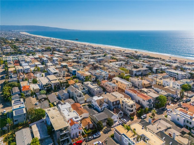 460 30th Street, Manhattan Beach, California 90266, 5 Bedrooms Bedrooms, ,3 BathroomsBathrooms,Residential,For Sale,30th,SB25227370