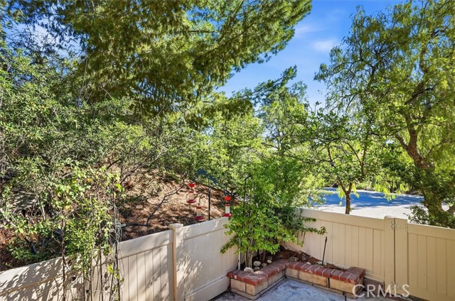 Detail Gallery Image 26 of 37 For 26389 Rainbow Glen Dr, Newhall,  CA 91321 - 2 Beds | 2 Baths