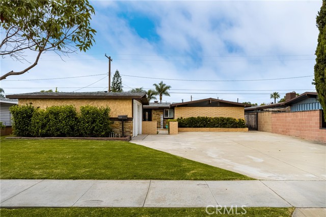 Detail Gallery Image 2 of 40 For 2151 W Romneya Dr, Anaheim,  CA 92801 - 3 Beds | 2 Baths