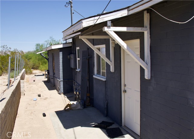73514 Desert Trail Drive, 29 Palms CA: https://media.crmls.org/medias/fabb2f13-2fe2-4637-836e-3f0f5f046062.jpg