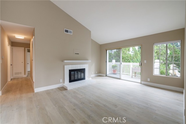 Detail Gallery Image 6 of 43 For 1321 via Sebastian #12,  San Pedro,  CA 90732 - 2 Beds | 2 Baths